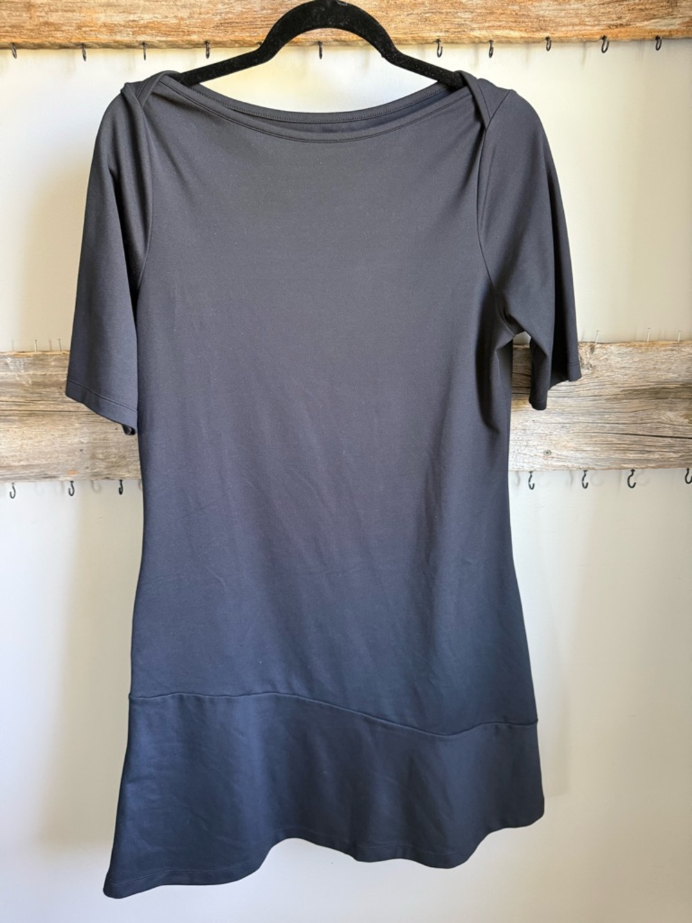 Title Nine Black Short Sleeve Tunic